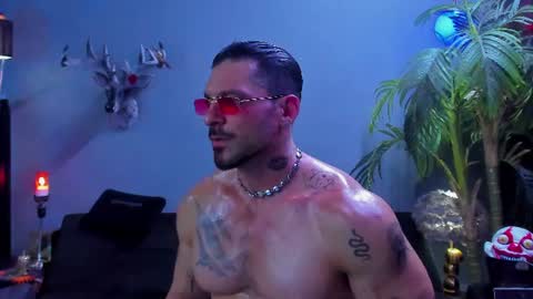 dennis_cox_ online show from June 10, 11:53 am