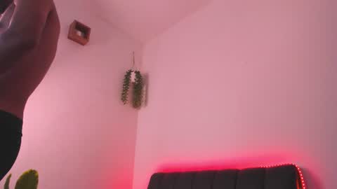 dereck_g online show from June 15, 2:25 am