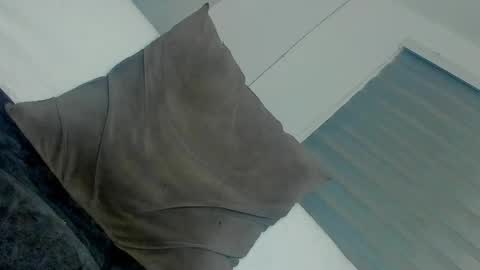 dereckhardd online show from May 16, 10:36 am