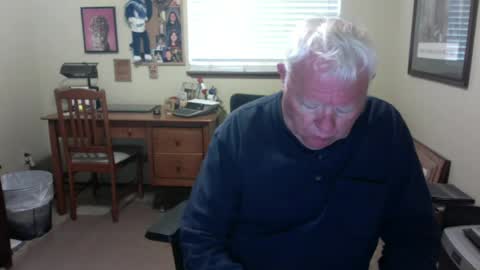 dirtrider195080438 online show from June 21, 1:34 am