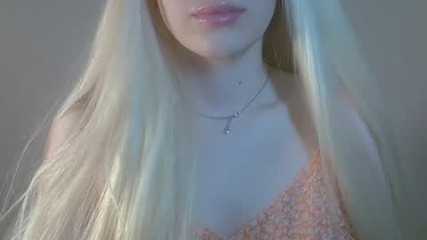 DitaMilton online show from June 6, 8:15 pm