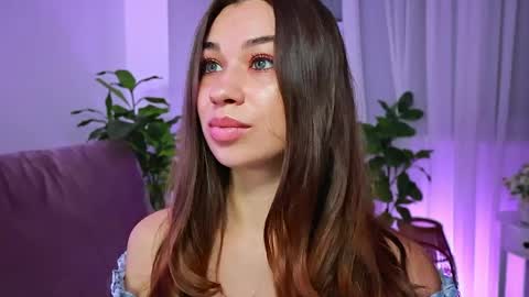 Tia online show from April 29, 8:57 pm