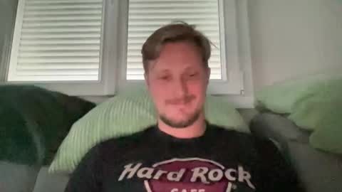 djo68686666 online show from May 31, 3:33 pm