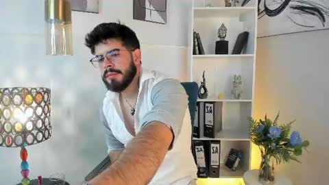 domboy  online show from June 12, 8:41 pm