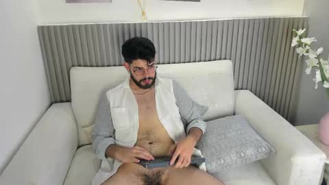 domboy  online show from May 16, 8:51 pm
