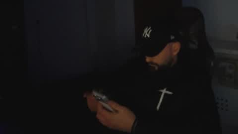 donchriiis online show from March 26, 3:01 am