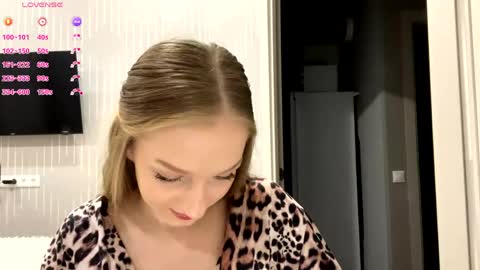 Anika online show from May 24, 9:21 pm