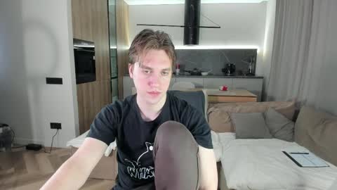 Mervin  online show from May 31, 9:05 pm