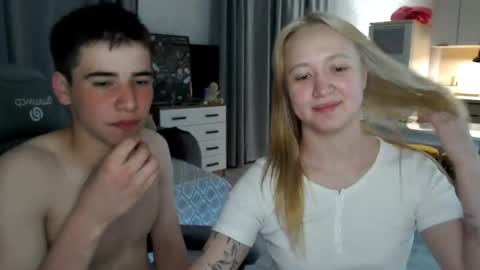 dream_reaper210635 online show from May 26, 5:19 pm