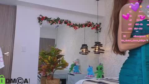 dulce_isabel_ online show from May 9, 4:18 am