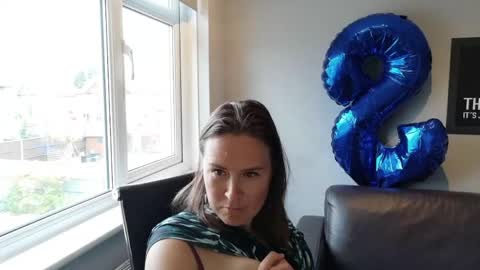 Nadia Ferreira  online show from May 11, 9:38 am