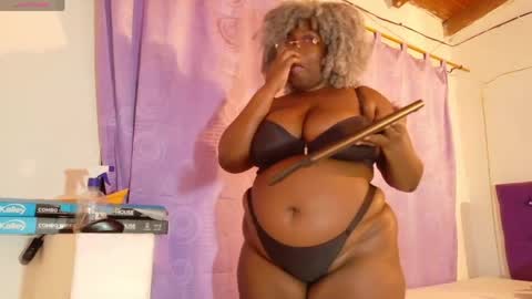 LINA  online show from June 3, 3:09 am