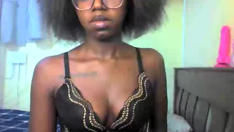 Ebonymuse2 online show from May 15, 2:09 am