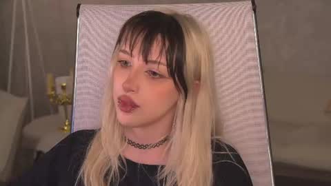 EVA NON NUDE online show from June 14, 4:09 pm