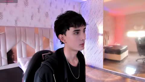 eidan_tay online show from May 30, 7:23 pm