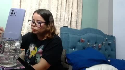 eimy_saenzz online show from May 22, 12:50 am