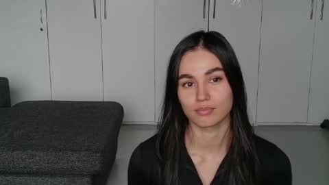 Elara Hayes online show from June 8, 1:12 pm