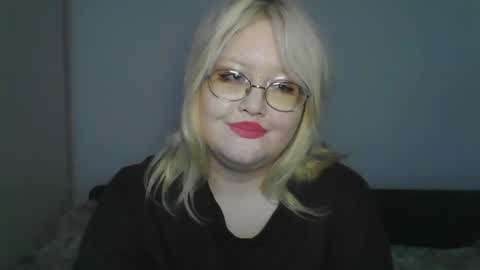 elayne_sweet online show from May 14, 6:22 am