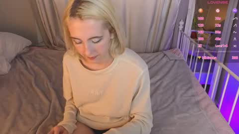 Elen  online show from May 24, 6:53 am