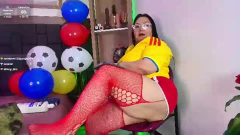elenna_boobs_ online show from June 27, 2:56 pm