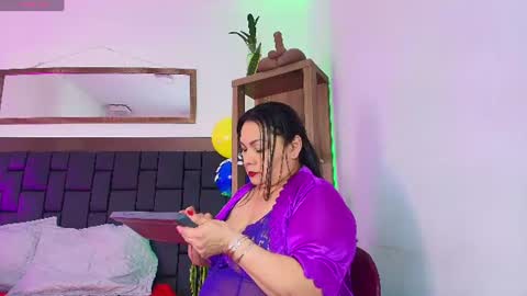 elenna_boobs_ online show from July 19, 4:37 am