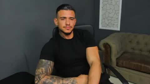 ElijahThorne online show from July 16, 5:33 am