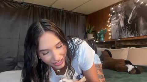 Ella online show from July 3, 1:27 pm