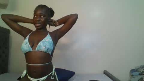ella8_ online show from June 18, 9:25 am