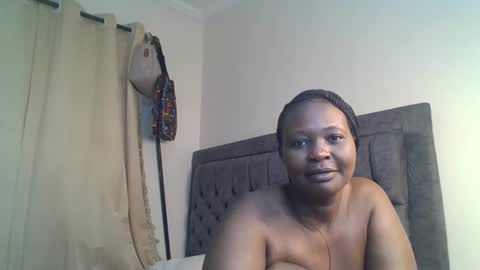 ella8_ online show from July 28, 5:46 pm