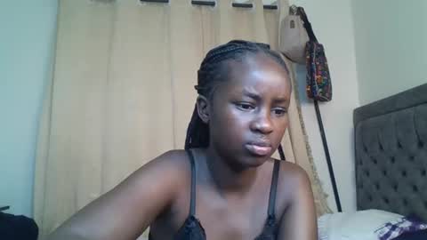 ella8_ online show from July 28, 6:20 pm