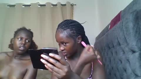 ella8_ online show from July 30, 8:48 am