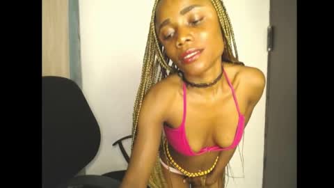 ella online show from May 4, 6:09 am