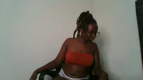 ellah-simone online show from May 6, 8:15 pm