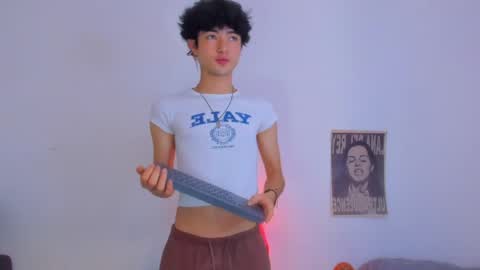elliotvolkov online show from May 22, 2:35 pm
