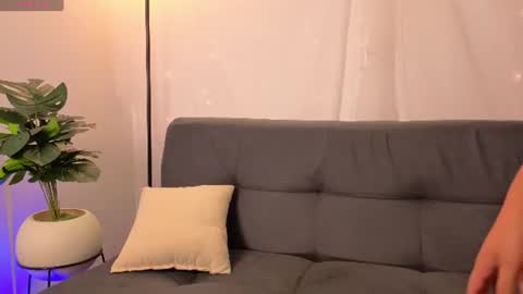 elly online show from July 28, 3:04 am