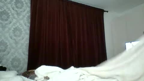 Em online show from May 10, 9:54 pm