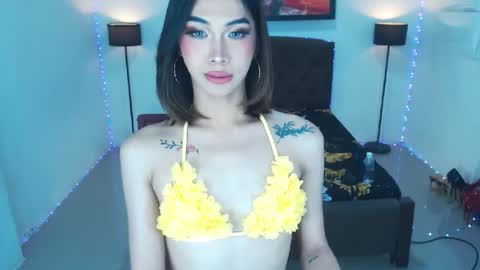 emerladmore online show from July 28, 3:21 pm