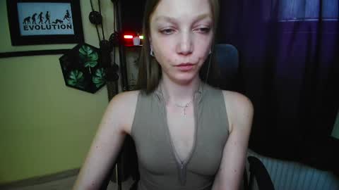 Emilly online show from May 13, 4:27 pm