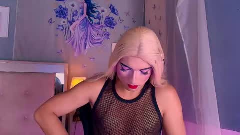 emily_castillo1_ online show from May 17, 5:05 am