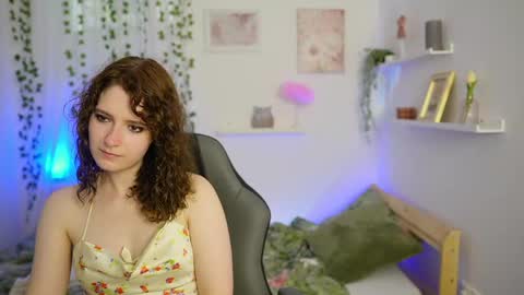 emily_paris18 online show from May 31, 1:54 pm