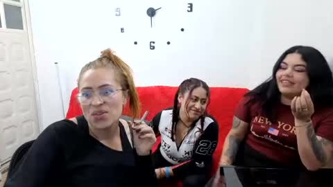 emily  friends online show from July 4, 11:52 pm
