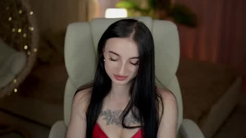 emilyymoon online show from May 21, 12:44 pm
