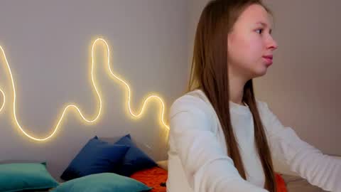 Emma online show from May 15, 1:36 am