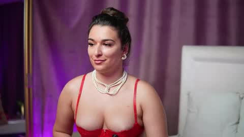  Emma  online show from June 7, 8:25 pm