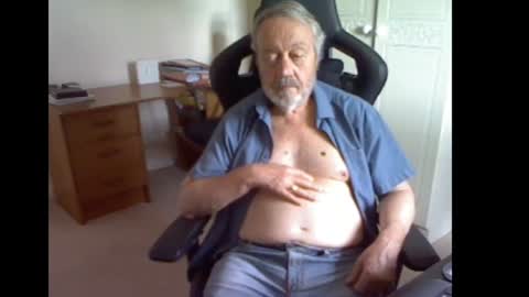 erasmus_d online show from August 4, 4:47 pm