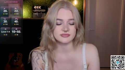 EshleGreen online show from May 31, 7:37 pm