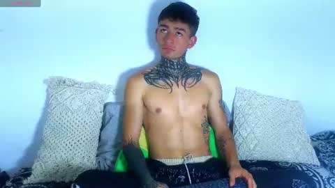 Esteban independent model online show from June 23, 4:35 pm