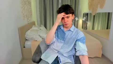 Ethan online show from July 31, 10:49 am