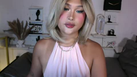 Queen Eva Mazikeen online show from July 29, 9:59 pm