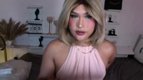 Queen Eva Mazikeen online show from July 5, 9:33 pm